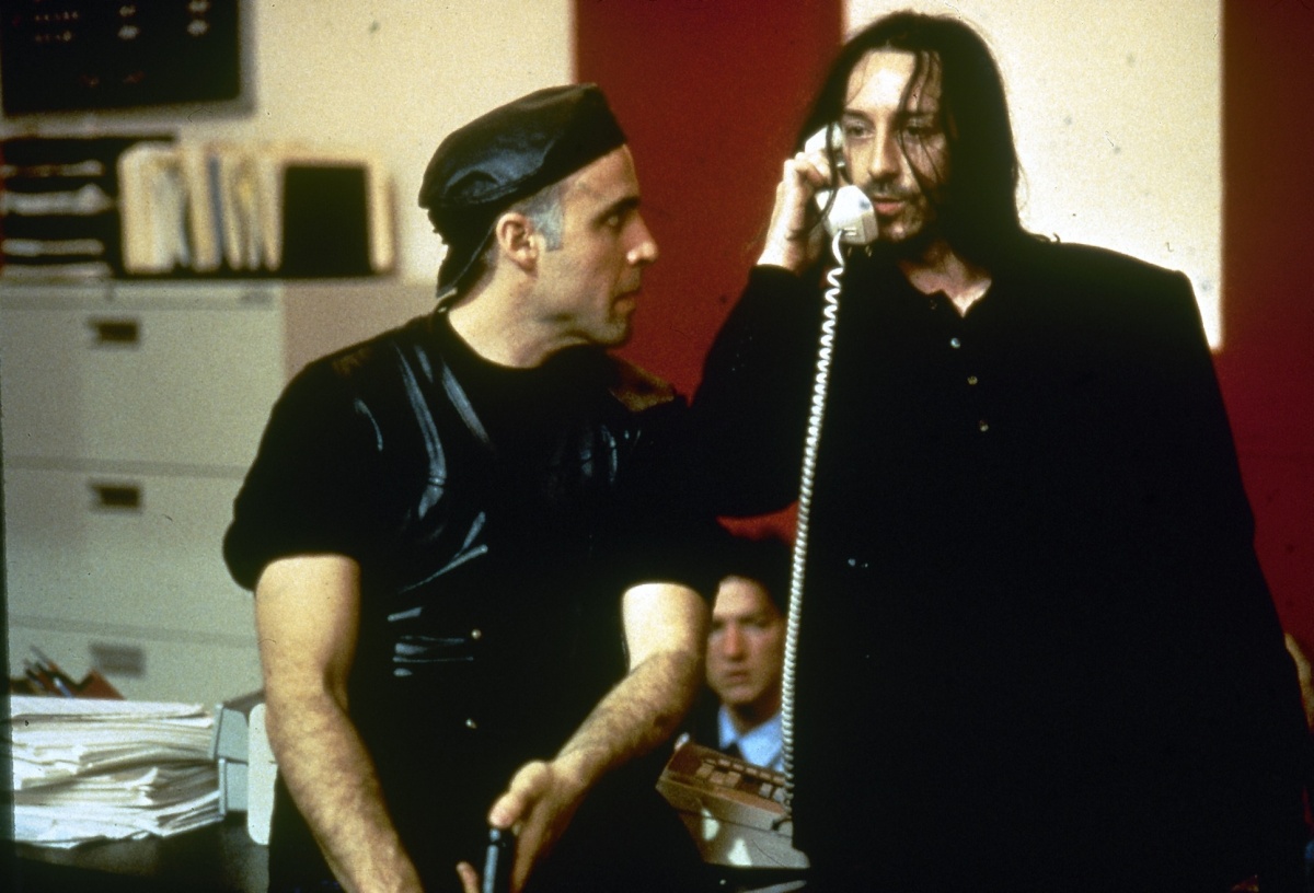 Кадры из Убить Зои (1994)